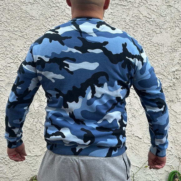 Valentino blue camouflage sweater. Size L - Picture 2 of 5